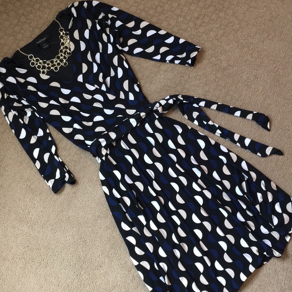 White House Dresses & Skirts - NWT White House Black Market Fit & Flare Dress, 6